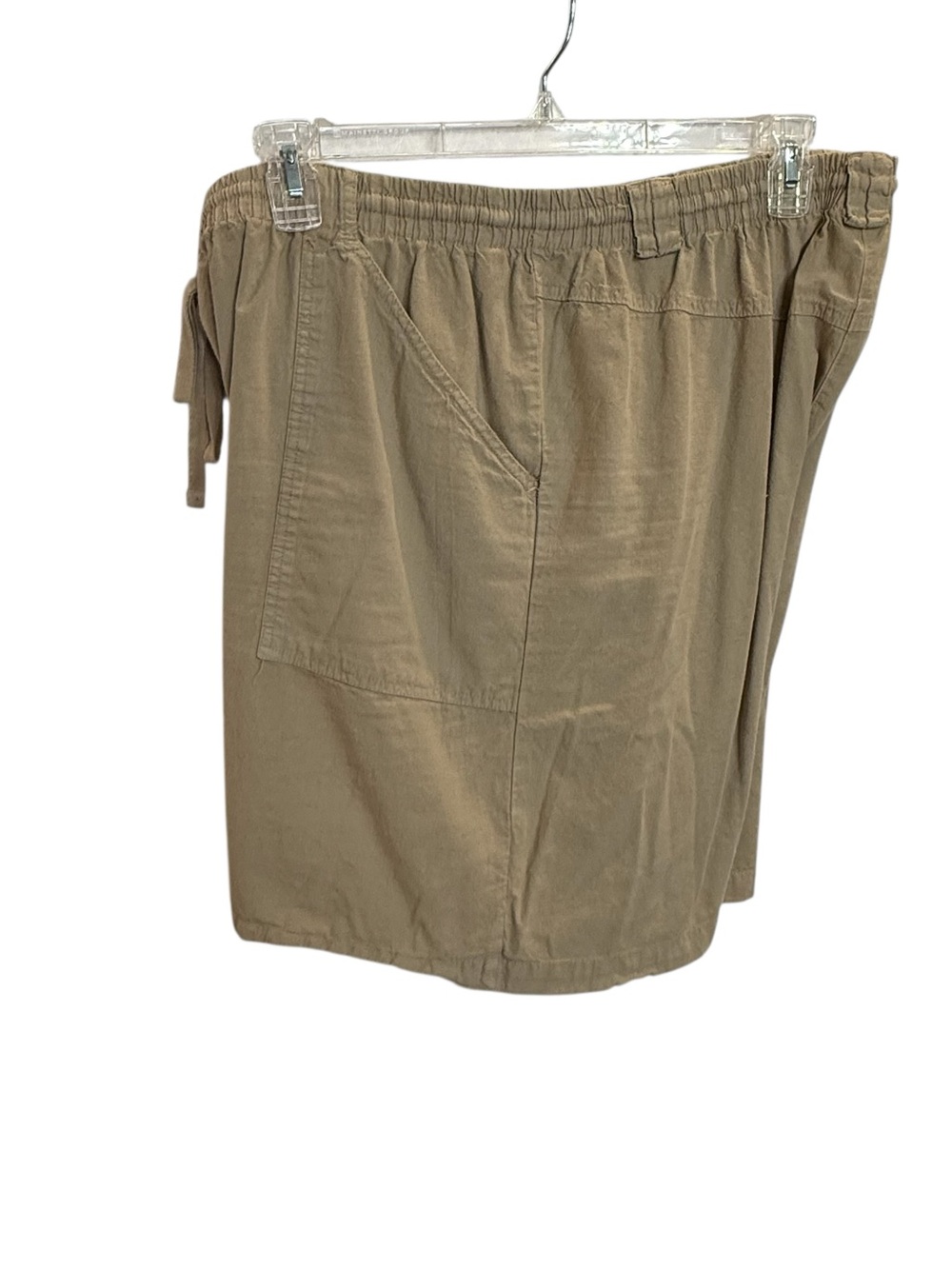 White Stage Casual Drawstring Elastic Waist Shorts With Pockets